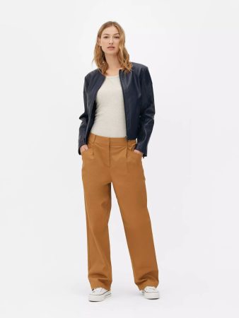 Primark ha sacado su nueva colección de primavera llamada 'The Edit' a precios low cost 4 Merca2.es Chaqueta de piel sintética de The Edit