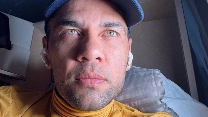 Alves: Fiesta, y a los juzgados increpado 