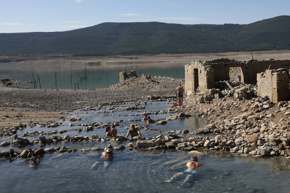 Descubre el pueblo abandonado en España con aguas curativas, ideal para una escapada de Semana Santa