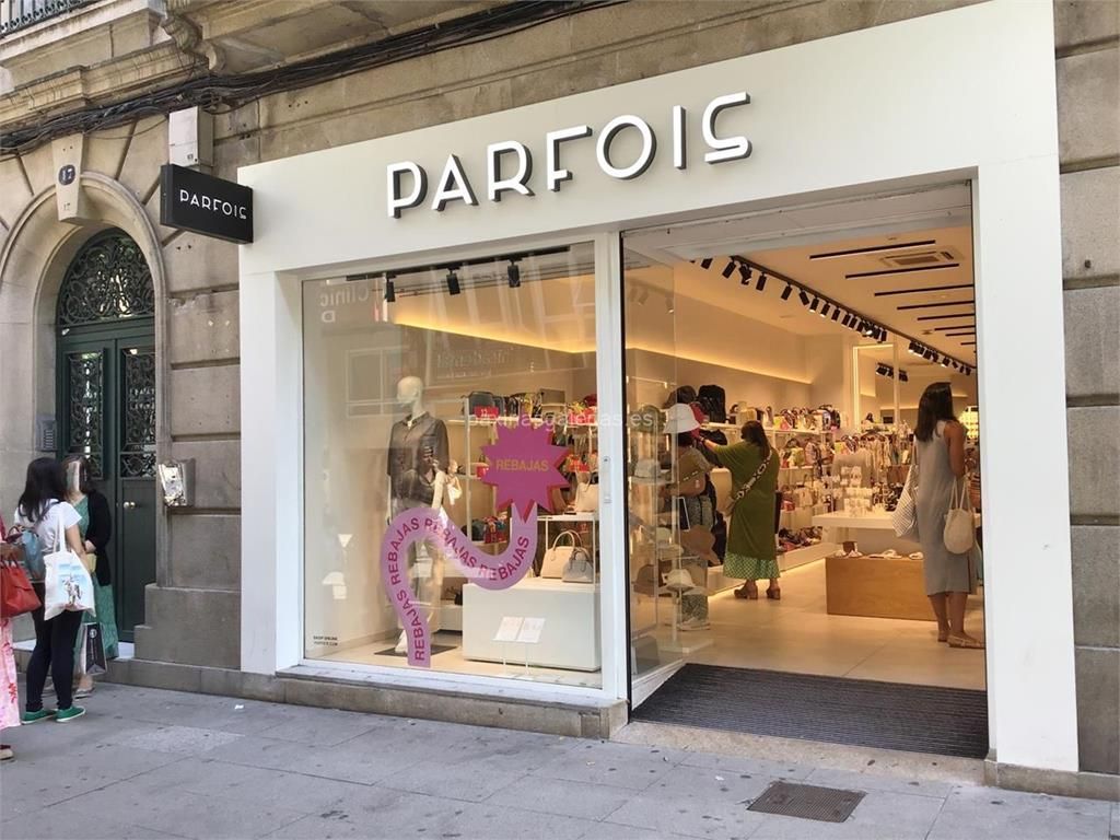 Descubre la colección de bolsos de rafia de Parfois, ideales para esta primavera