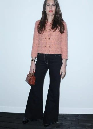 El look de Carlota Casiraghi que puedes crear con la chaqueta de tweed de Mango