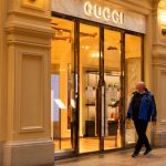El equipo directivo y las adquisiciones de Kering son incapaces de frenar la caída