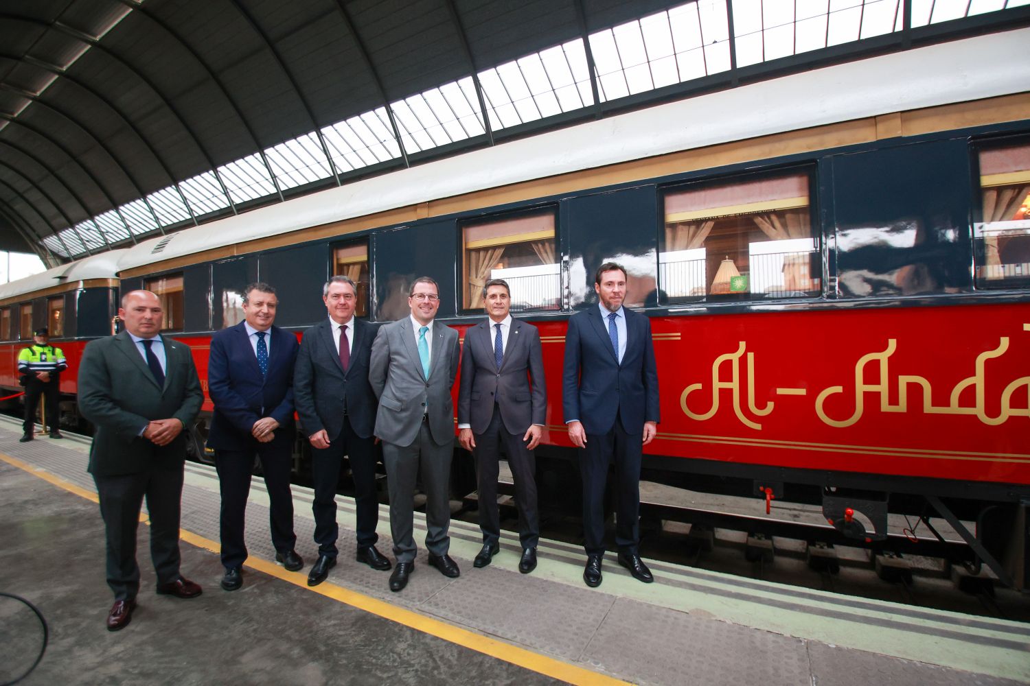 Renfe pone en marcha 81 trenes turísticos de lujo, un 3,8% más que en 2023