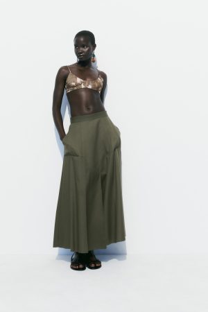 Falda midi capa