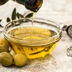 Conoce los efectos de tomar un chupito de aceite de oliva todas las mañanas, seguro que te apuntas a este hábito