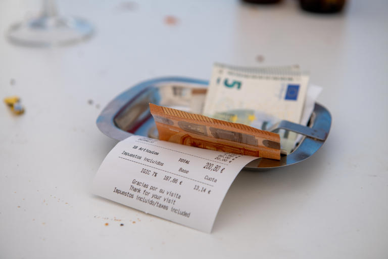 Revisa siempre tu ticket antes de pagar en un bar para no sufrir ‘ticket fake’