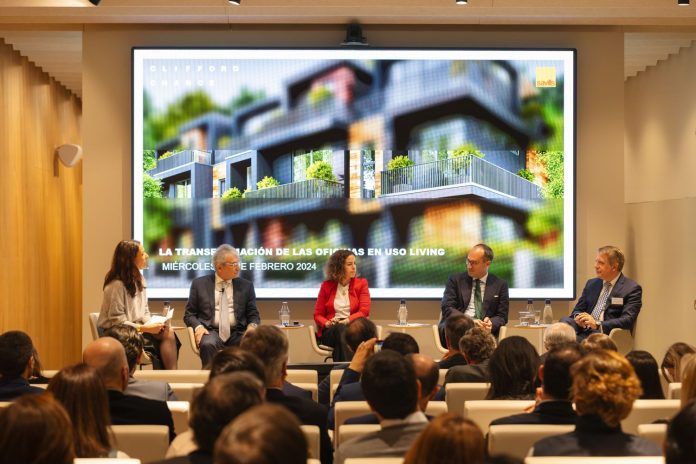 El sector inmobiliario avanza en la transformación de edificios de oficinas en desuso a viviendas en Madrid
