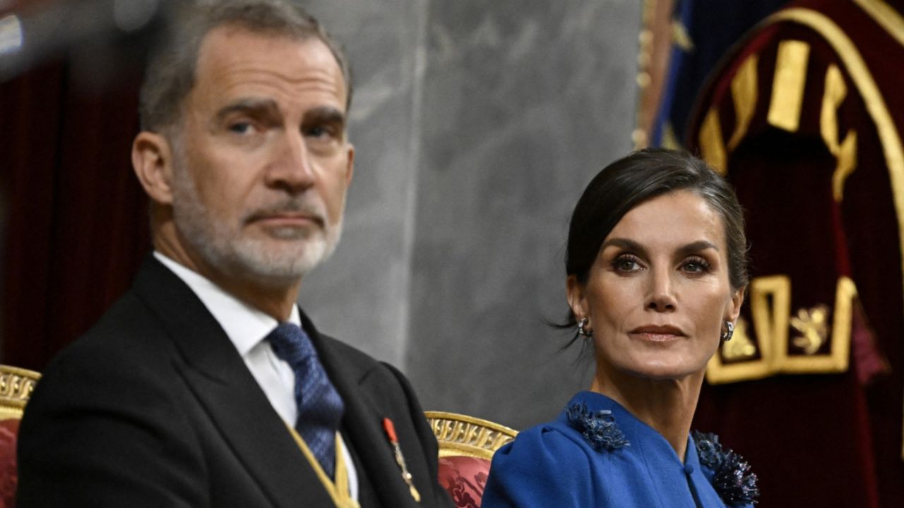 La reina Letizia se habría negado tajantemente a firmar le separación para seguir reinando, según Pilar Eyre