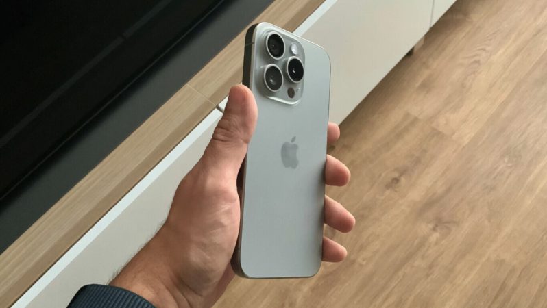 Actualiza también la información y los parches de iPhone