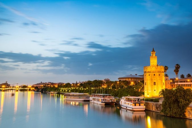 Torre del Oro en Sevilla 4 2 Merca2.es