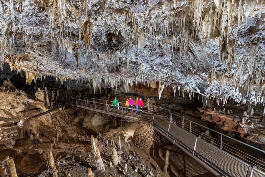 Esta es la cueva termal más bonita de España y está en Picos de Europa