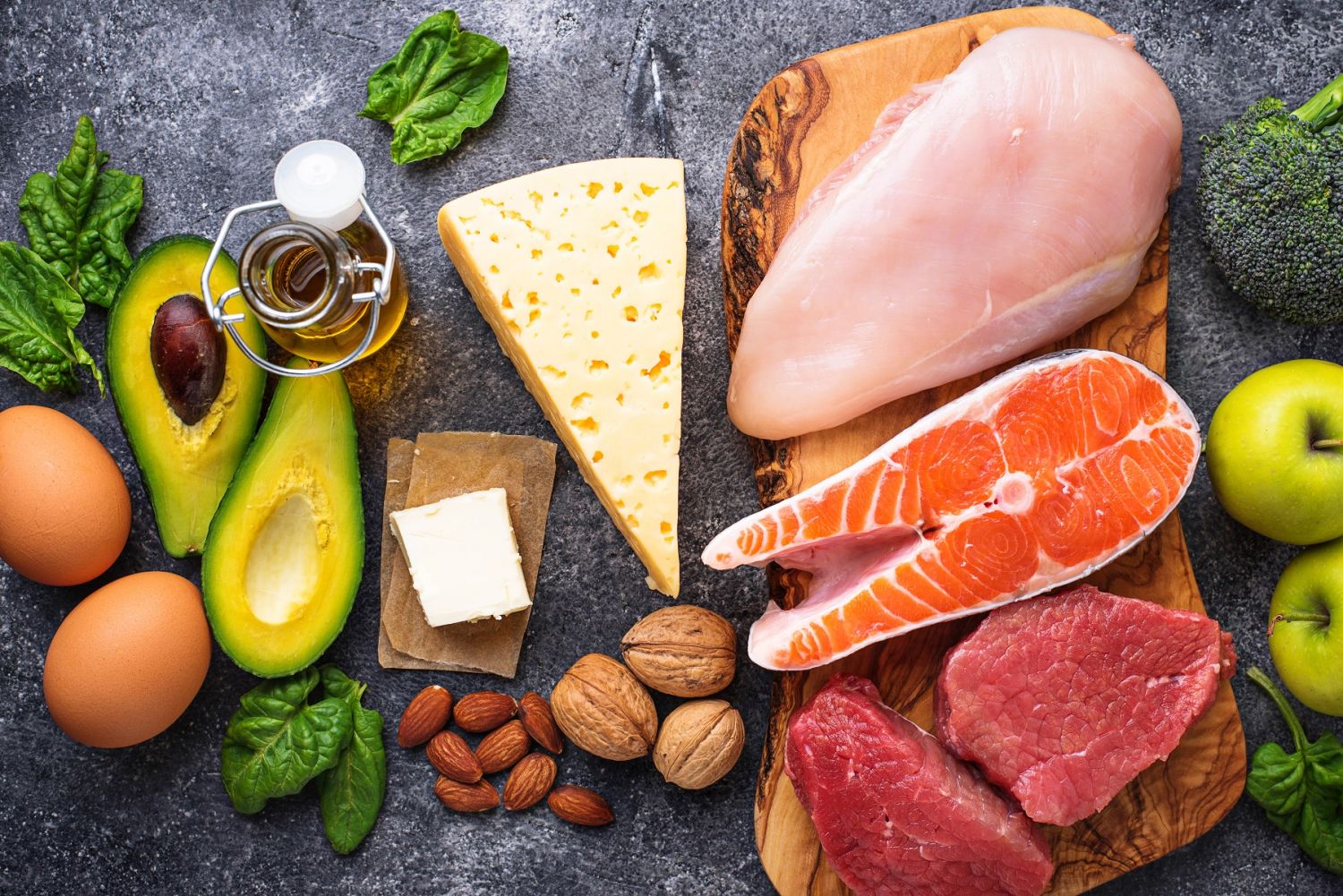 Keto vs. Atkins: Conoce cuál dieta conviene según tus objetivos 3 Merca2.es CONSIDERACIONES NUTRICIONALES: ADAPTABILIDAD AL ESTILO DE VIDA