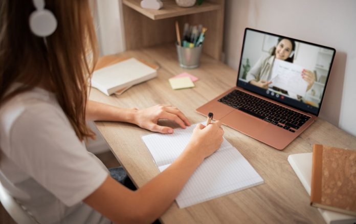 estudiar a distancia