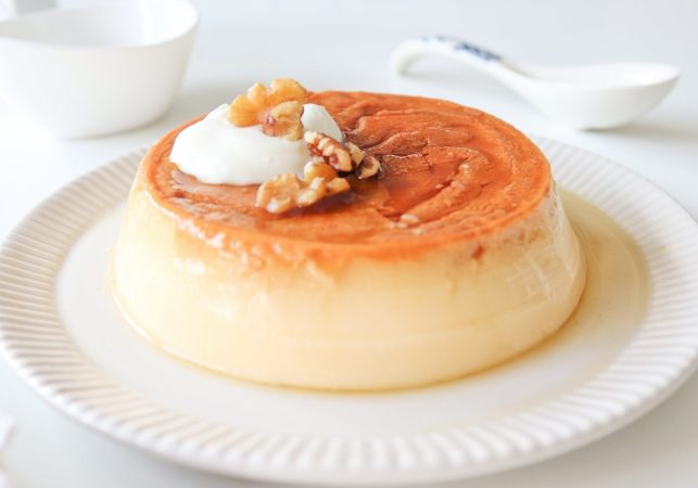 flan de huevo en microondas con nata y nueces Merca2.es