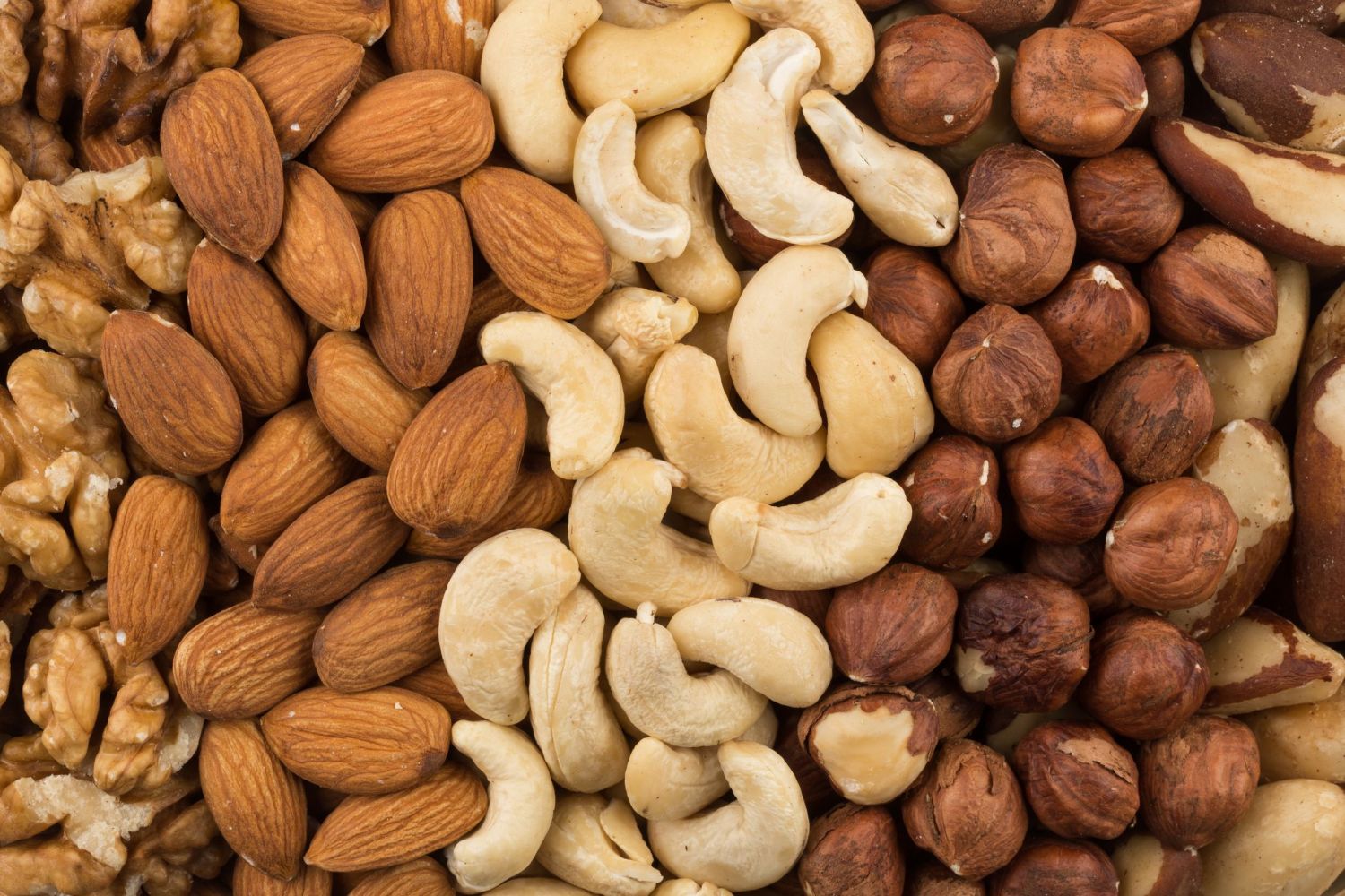 Los alimentos, como el yogur o los frutos secos, que parecen saludables pero que en realidad no lo son