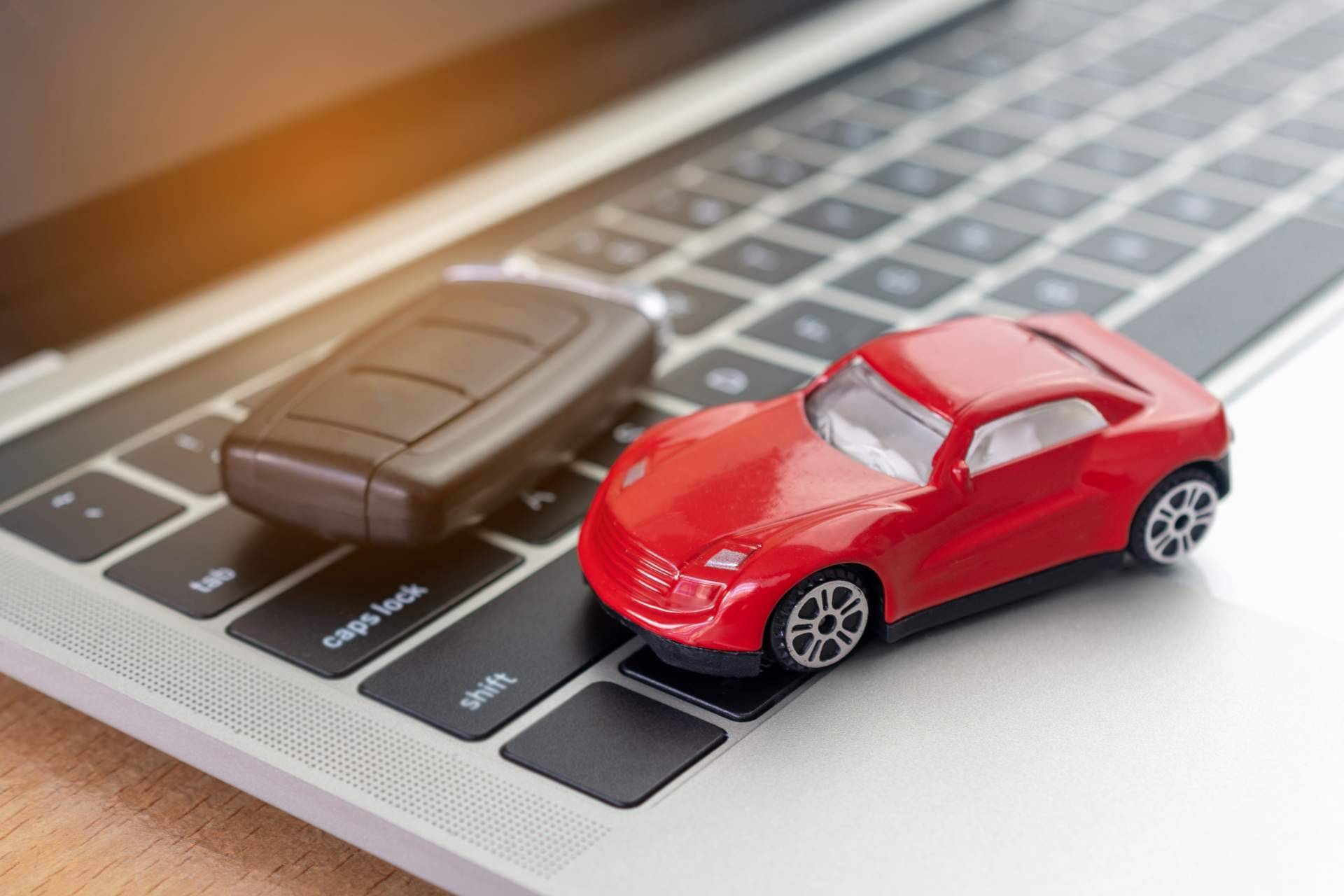 Una de las empresas líderes en el renting de coches online es Vamos