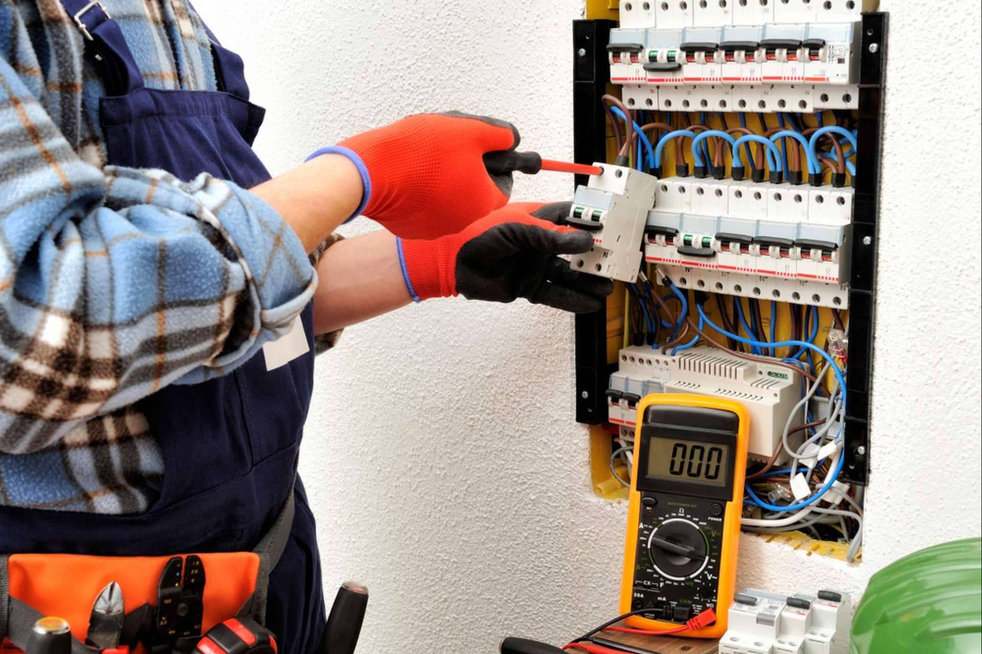 ¿Por qué contar con los magnetotérmicos C120N de Schneider?, por Cadenza Electric