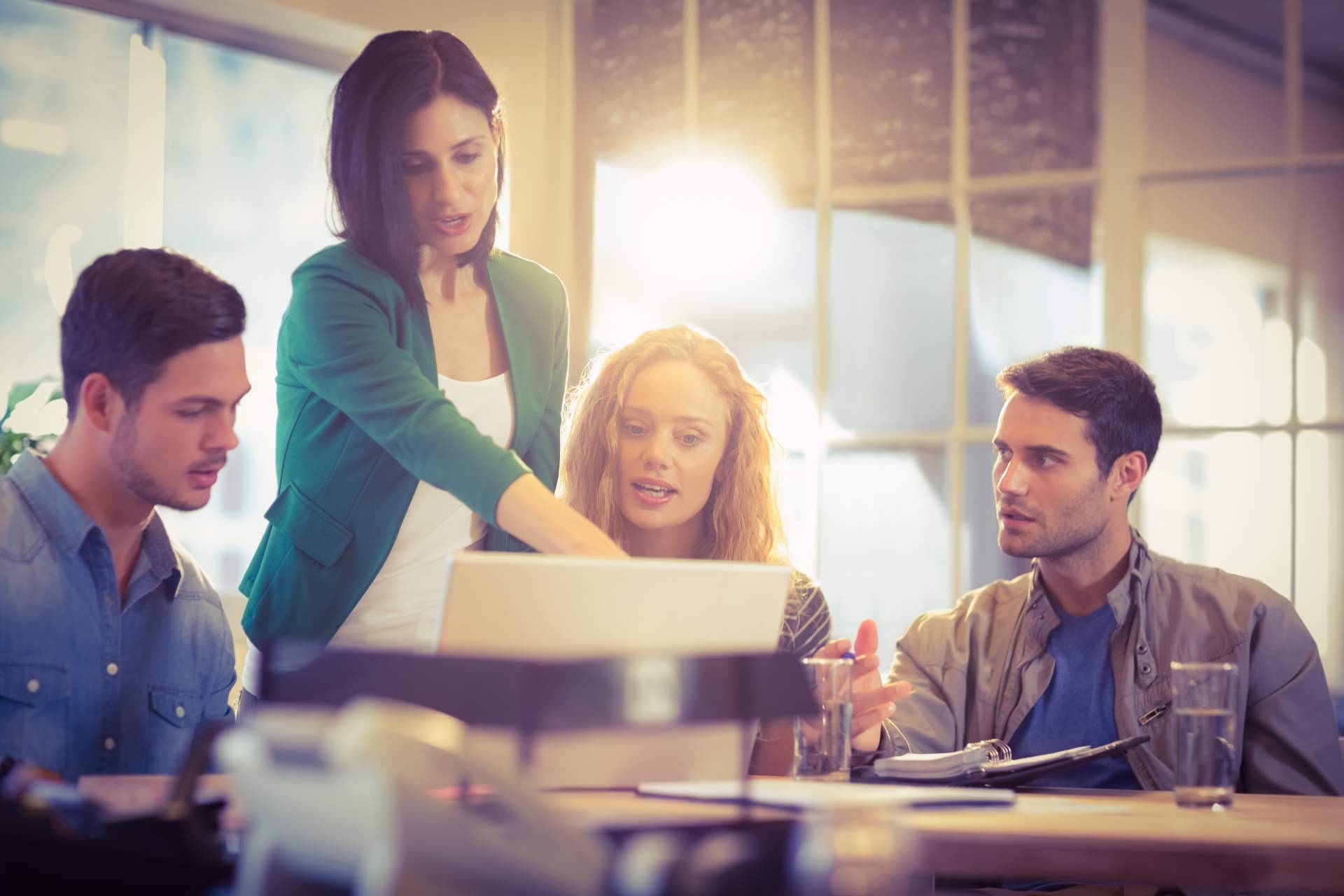 Fomentar y promover las buenas prácticas en el ejercicio profesional, de la mano de APCAS