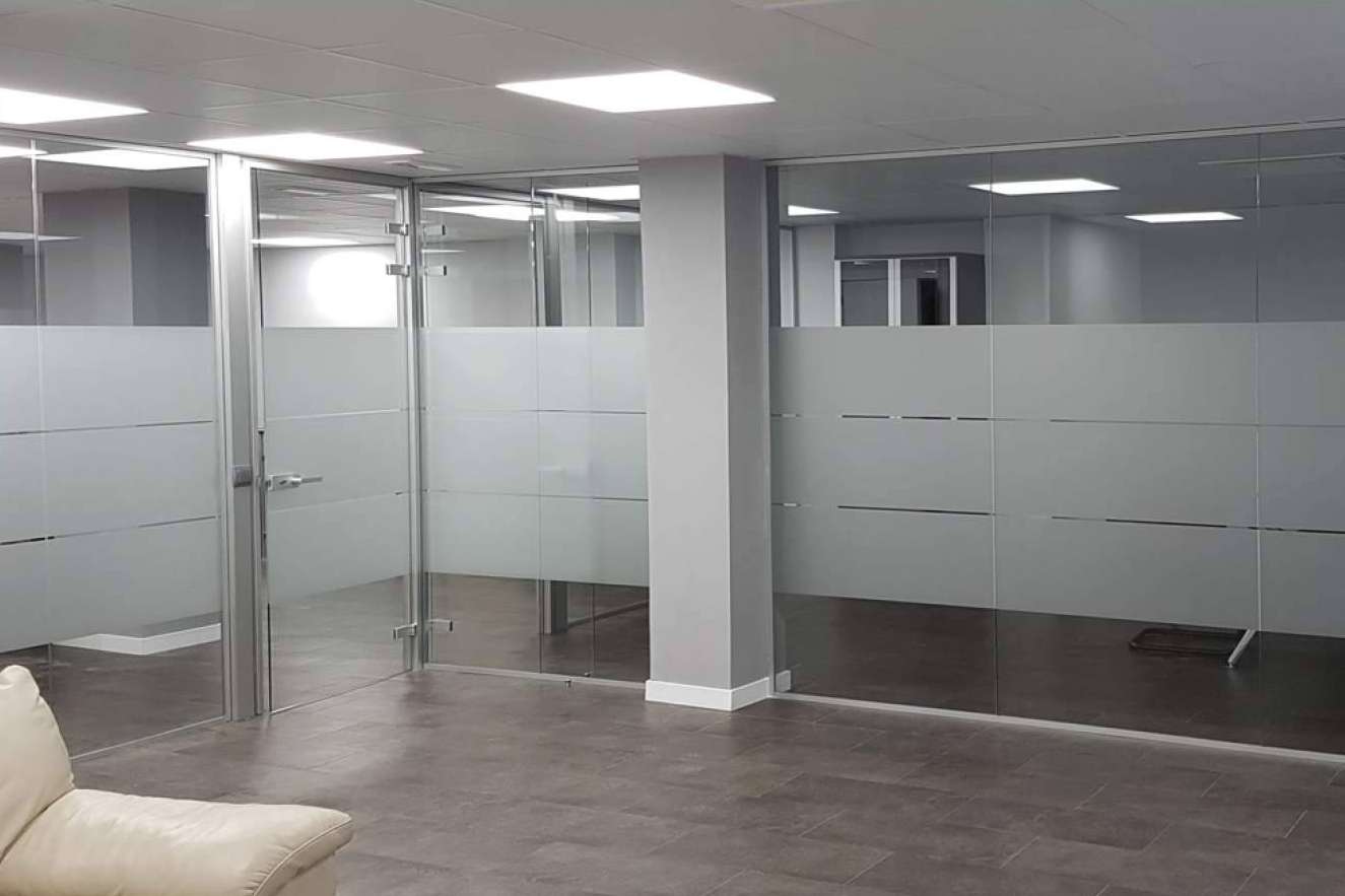 Mamparas de oficina y tabique móvil con OfficeDeco