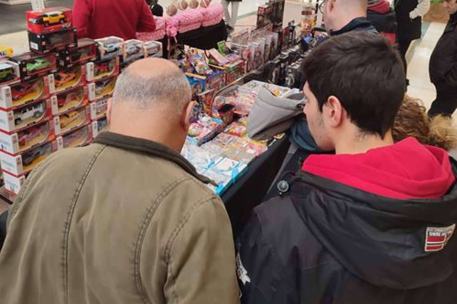El Mercado del juguete de Madrid desembarca en Fuenlabrada; juguetes, coleccionismo y diversión para toda la familia