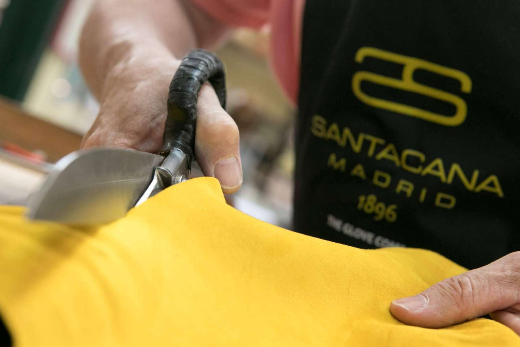 Regalos con estilo y utilidad para el Día del Padre; los guantes de piel
