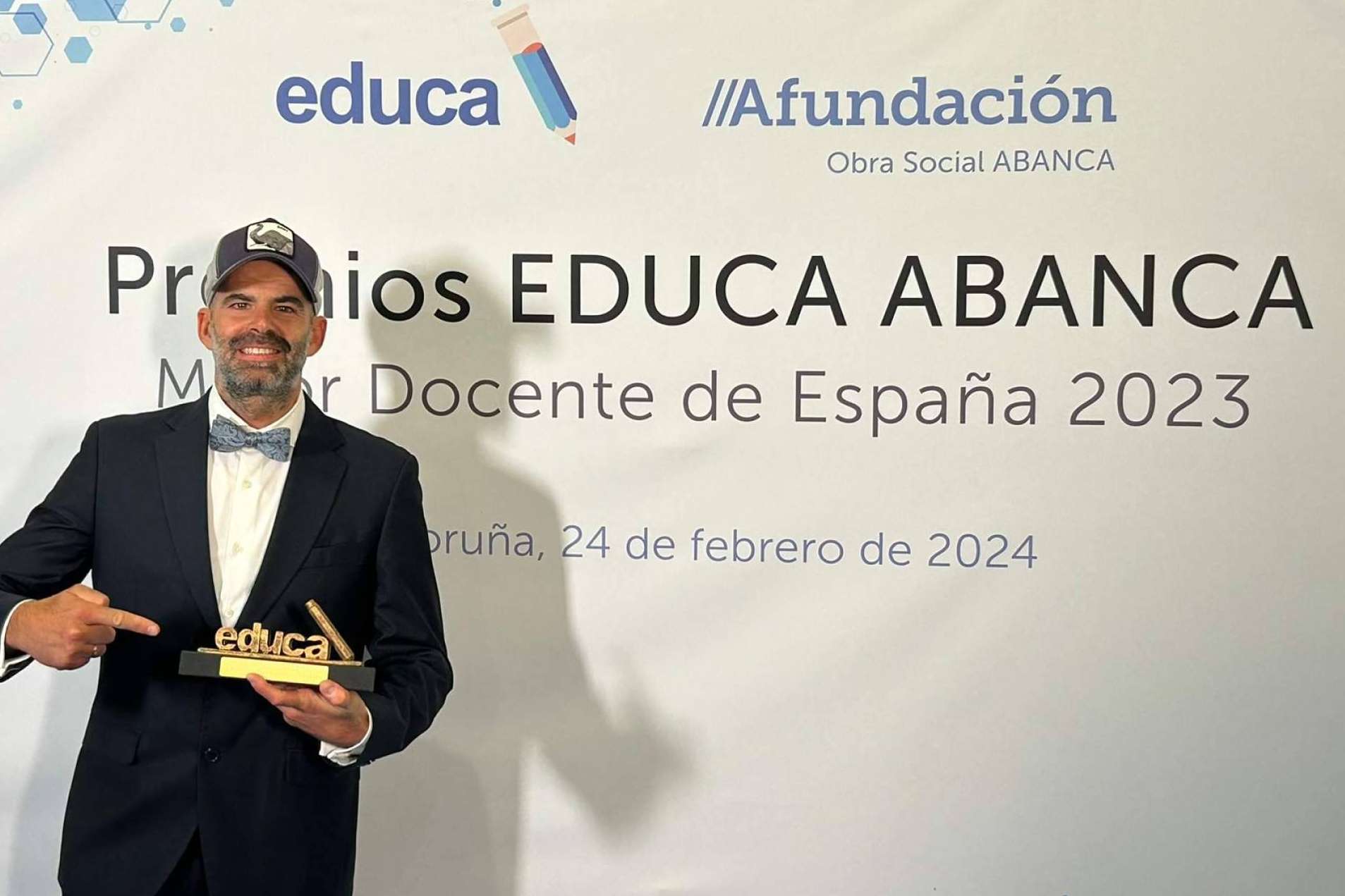 El Dr. Daniel Navarro Ardoy, CEO de la academia Opospills, es distinguido como uno de los mejores docentes de España