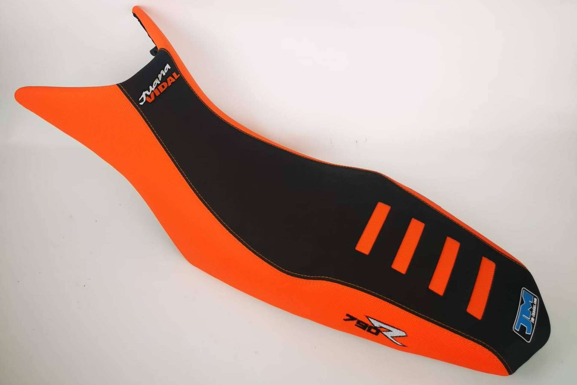 JM-Fundas dispone de fundas para asientos de motos para motocross