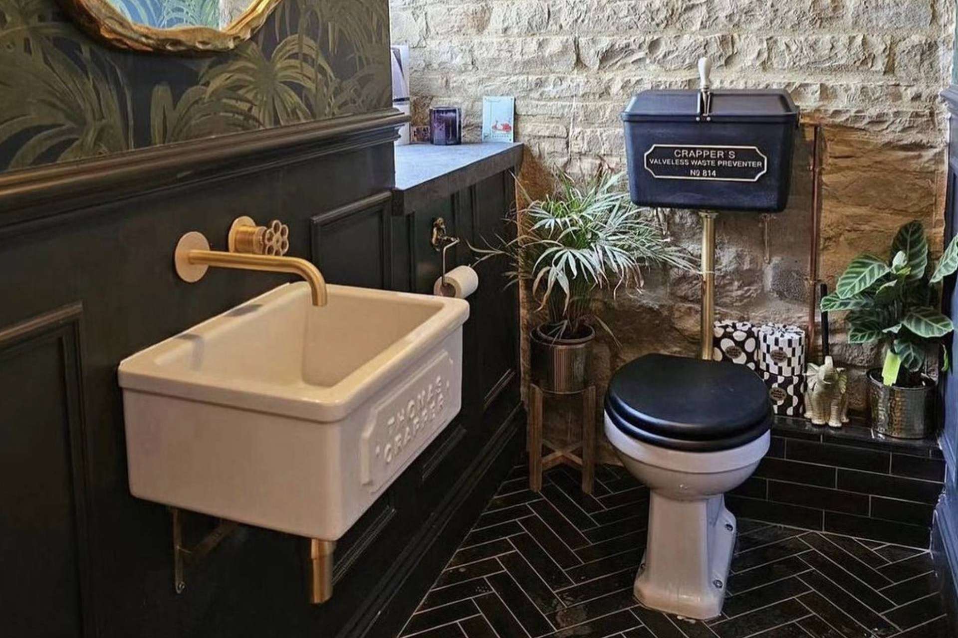 Baños del Prado ha inaugurado una sala de exposición con productos de marcas inglesas de primer nivel