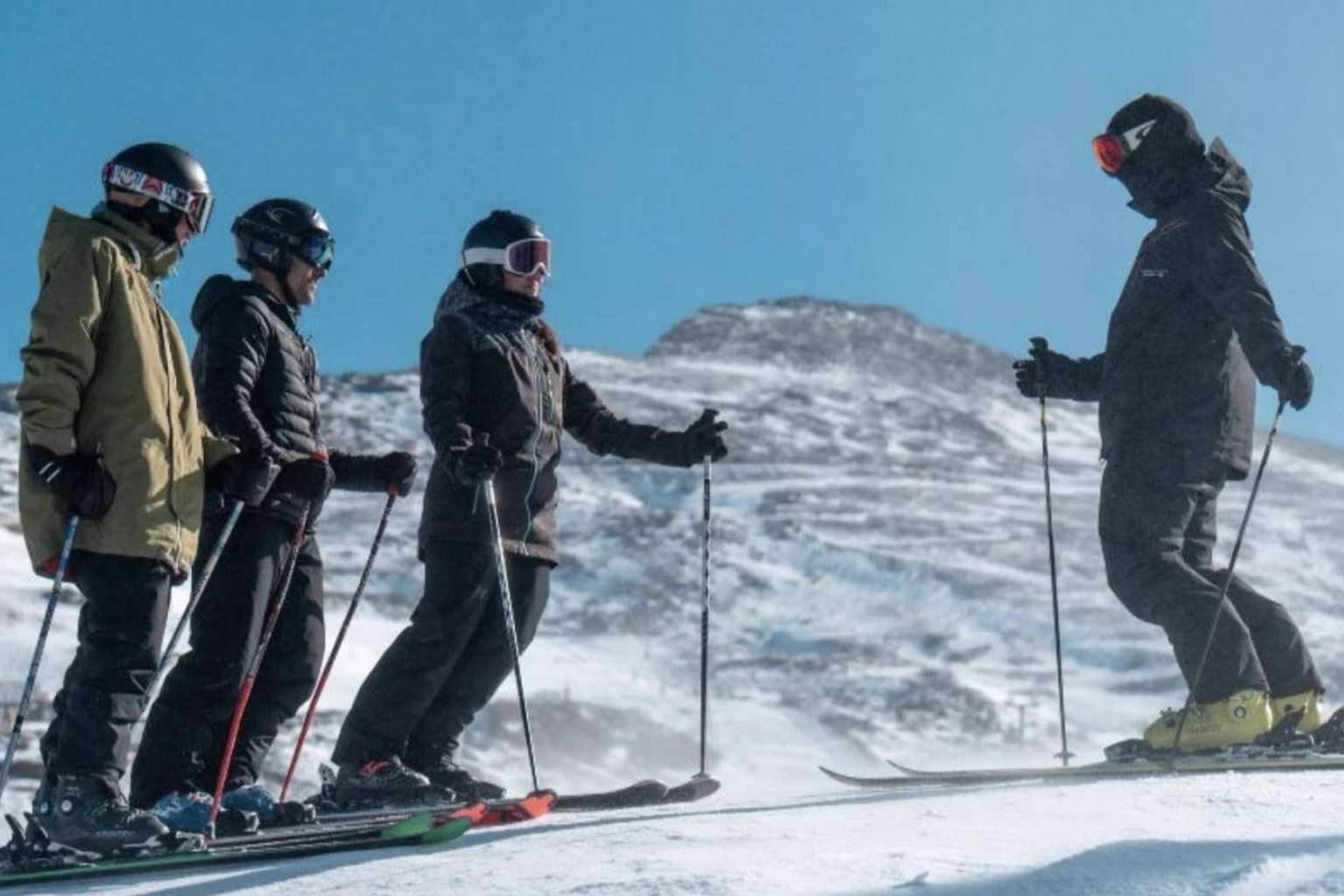 Descuentos en clases de esquí y snowboard en Sierra Nevada en abril
