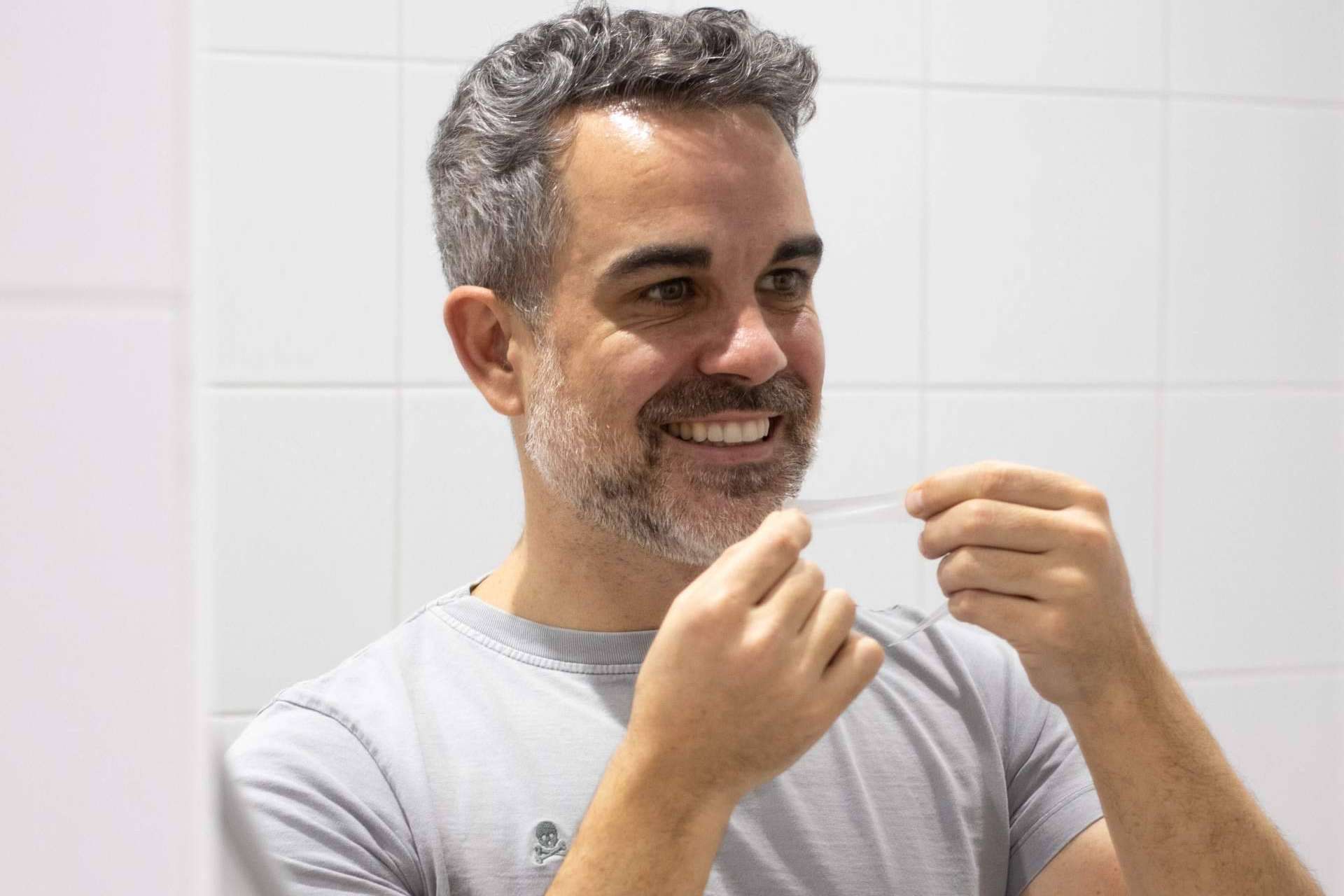 Las tiras blanqueadoras detrás de las sonrisas de Hollywood llegan a España