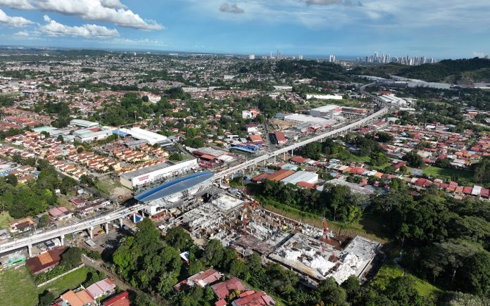 línea 1 de metro hasta Villa Zaita. OHLA