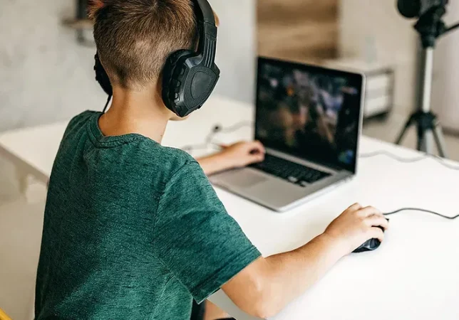 Esto es lo que le pasa a tu cerebro cuando reproduces audios o videos a velocidad acelerada 5 Merca2.es ordenador Merca2.es