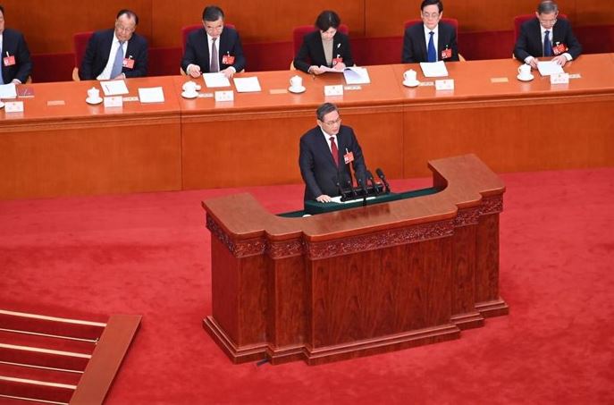 Pekín establece un objetivo de crecimiento para China de alrededor del 5% en 2024