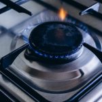 Las pequeñas comercializadoras rozan el medio millón de clientes de gas a costa de Naturgy y Endesa
