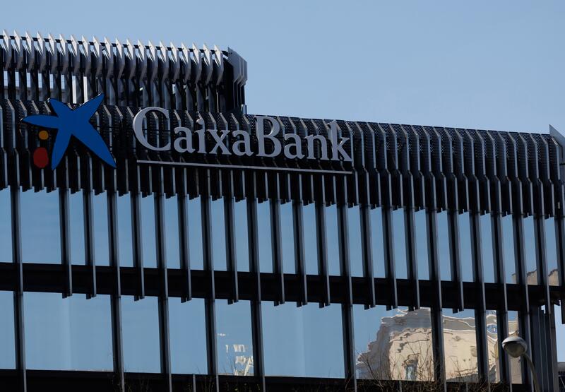 CaixaBank ejecuta el 35,3% de su recompra de acciones
