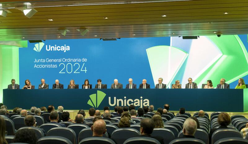 Unicaja termina la transición: Sevilla releva a Azuaga en la presidencia