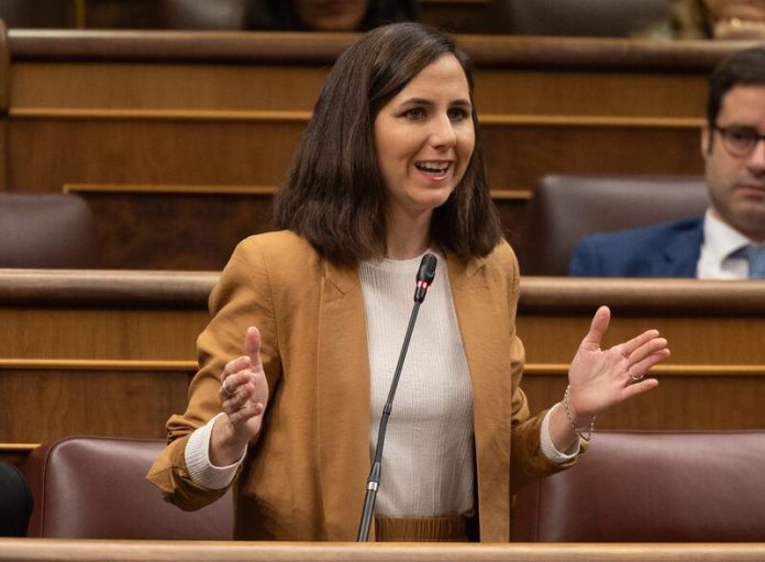 Podemos propone al Congreso un impuesto permanente a la banca para recaudar al menos el 50% del beneficio