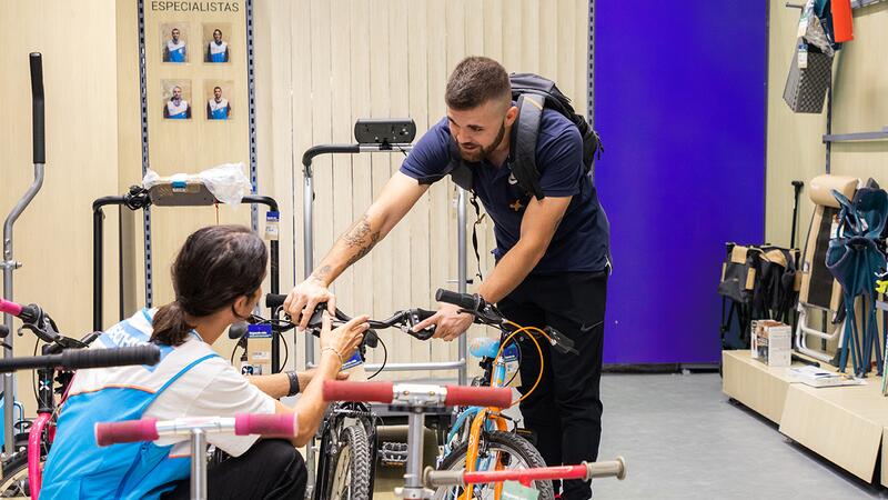 Decathlon, primer ‘retailer’ en España en ofrecer productos de ciclismo mediante alquiler por suscripción