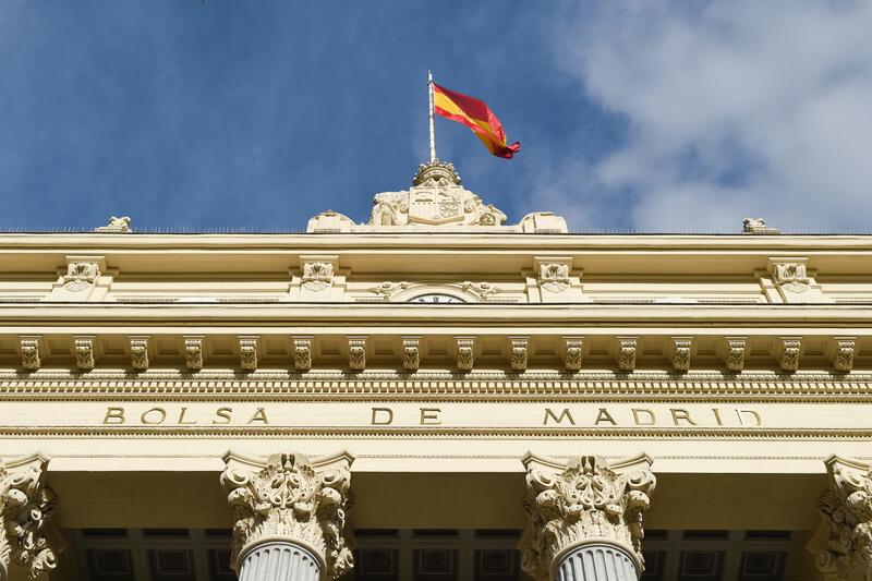El Ibex 35 cae un 0,1% en la apertura