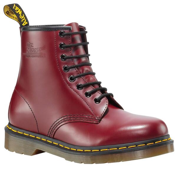 Dr. Martens se hunde un 30% y cotiza en mínimos históricos por las débiles perspectivas