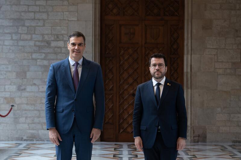 Sánchez y Aragonès asisten a la firma del acuerdo Ebro-Chery