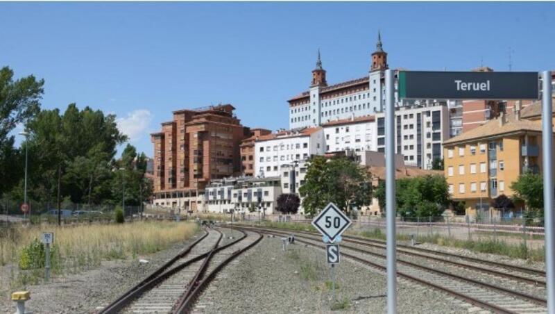 Óscar Puente anuncia un tren directo desde Teruel y Logroño a Madrid a partir de noviembre