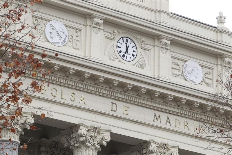 El Ibex 35 busca los 11.000 puntos tras subir casi un 0,6% en la apertura