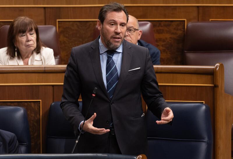 Óscar Puente asegura que no pondrá peajes y que los actuales siguen vigentes por prórrogas de Aznar