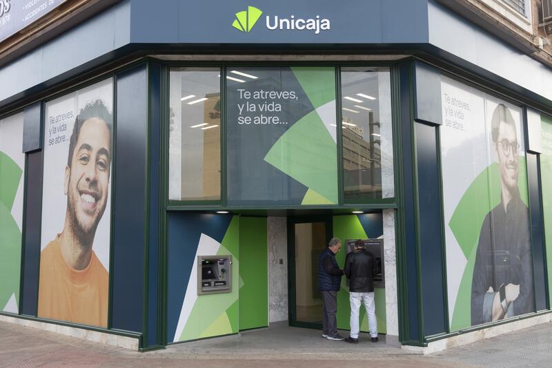Unicaja se impulsa un 5% en Bolsa tras triplicar su beneficio en el primer trimestre