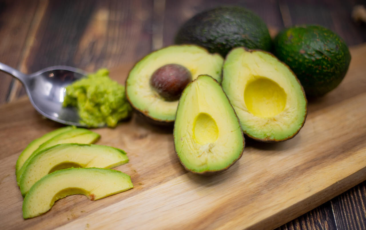 Aprende a conservar los aguacates sin que se pongan marrones