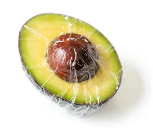 Aguacates salvados: El poder del táper de cristal y el agua