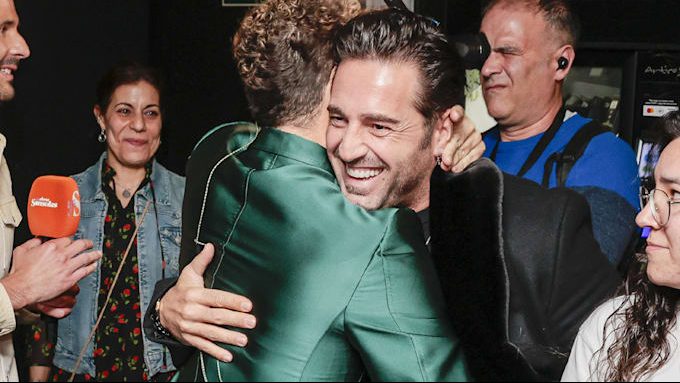 El abrazo de David Bisbal y Bustamante que termina con los rumores de mala relación 