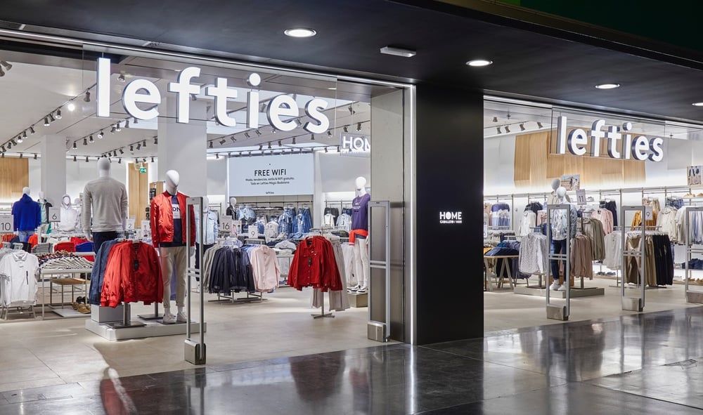 Descubre la frescura del denim ligero con la nueva colección de Lefties