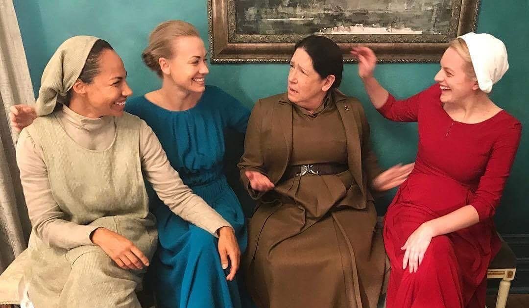 Netflix está triunfando con esta serie de Margaret Atwood, autora de ‘El cuento de la criada’